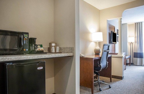 West Warwick Hotel | Comfort Suites West Warwick - Providence