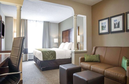 West Warwick Hotel | Comfort Suites West Warwick - Providence