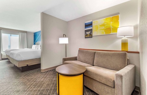 Whitsett Hotel | Comfort Suites Whitsett - Greensboro East