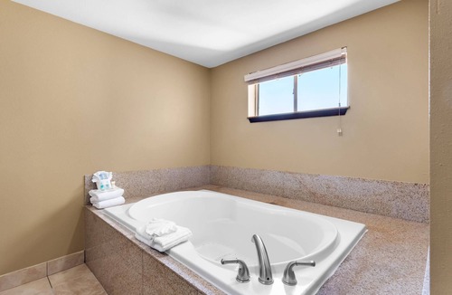 Yukon Hotel | Comfort Suites Yukon - SW Oklahoma City