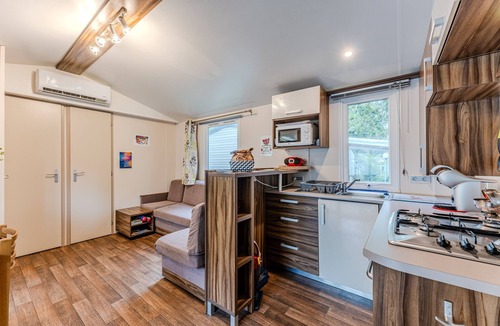 Onesse-et-Laharie RV Rental | 'Comfort With Air Conditioning 6' Caravan with Shared Pool, Private Terrace and Air Conditioning