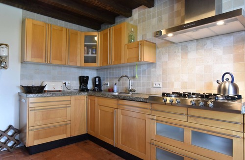 La Neuville-aux-Joutes House | Comfortable holiday home with private garden