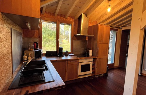 La Roche Foulques Bed & Breakfast | Comfortable chalet ideal for family/friends & business trips