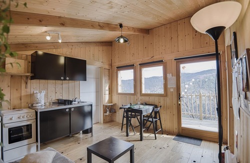 Saint-Hilaire-de-Lavit Cabin | Comfortable, air-conditioned cabane sur Pilotis in the Cevennes.