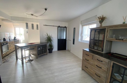 Saint-Vincent-sur-Jard Apartment | Comfortable apartment 1.5 km from the beach - garden with barbecue