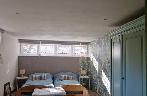 Sainte-Marie-aux-Mines Bed & Breakfast | COMFORTABLE ROOM WITH INDEPENDENT ENTRANCE