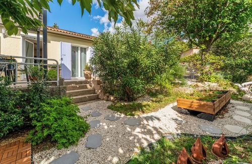 Villeneuve-les-Avignon Villa | Comfortable family villa with pool and air conditioning in Provence