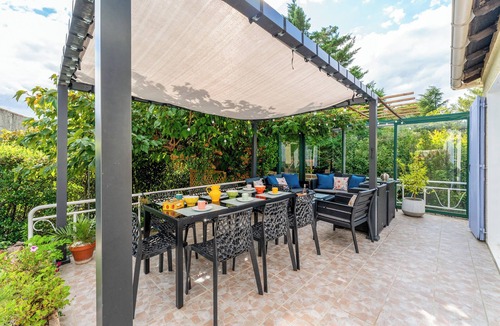 Villeneuve-les-Avignon Villa | Comfortable family villa with pool and air conditioning in Provence