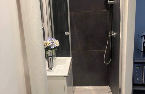 Silly-Gallieni Apartment | Comfortable Little Studio in Boulogne
