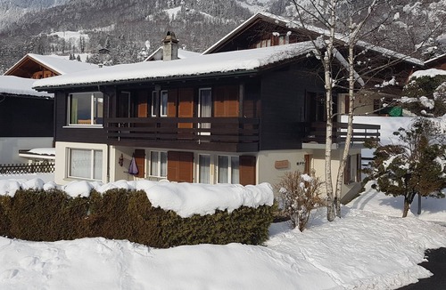 Schwanden bei Brienz Apartment | Comfortable vacation apartment, south-facing with sunny terrace and garden