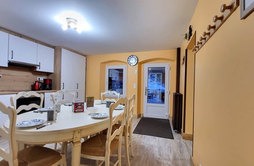 Entremont Apartment | Comfortable 6-person apartment
