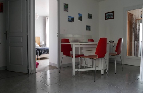 Montreuil-sur-Maine House | Comfortable furnished tourist cottage
