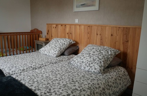 Montreuil-sur-Maine House | Comfortable furnished tourist cottage
