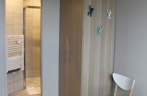 Saint-Germain-sur-Ay Hotel | Comfortable waterfront villa for 8 people