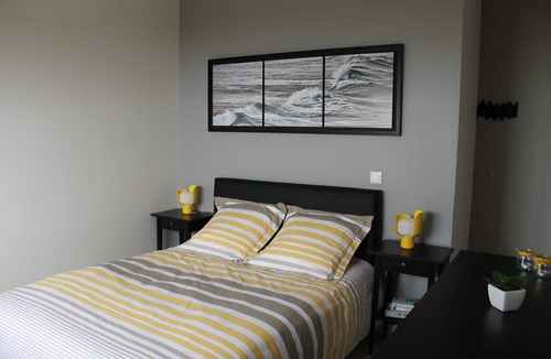 Saint-Germain-sur-Ay Hotel | Comfortable waterfront villa for 8 people