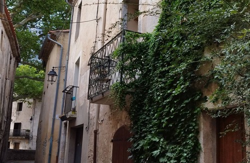 Saint-Jean-de-Bueges House | Comfortable village house with balcony