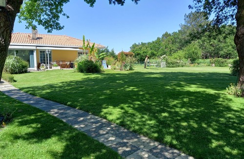 Saint-Julien-en-Born House | Comfortable house in an exceptionally quiet, leafy setting.