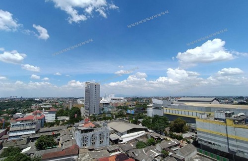 Pondokcina Apartment | Comfortable Studio with City View Balcony - Mahata Margonda