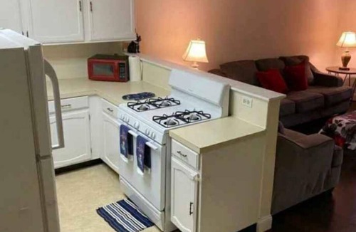 Beverly Apartment | Comfortable 1 bedroom central located near Salem, ma