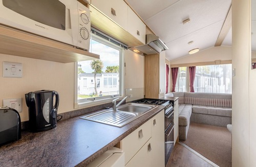Westmarsh House | Comfortable 10ft wide caravan with one double and one twin.