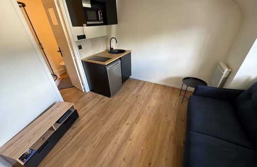 Quartier du vieux cimetiere Apartment | Comfortable 16 m² love nest in Caen