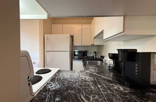 Pierrefonds-Roxboro Apartment | Comfortable 1BR in West Island + Free Parking