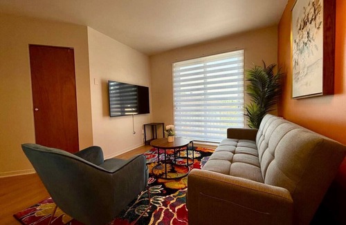 Pierrefonds-Roxboro Apartment | Comfortable 1BR in West Island + Free Parking