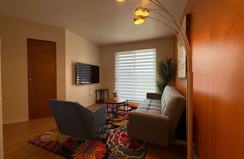 Pierrefonds-Roxboro Apartment | Comfortable 1BR in West Island + Free Parking