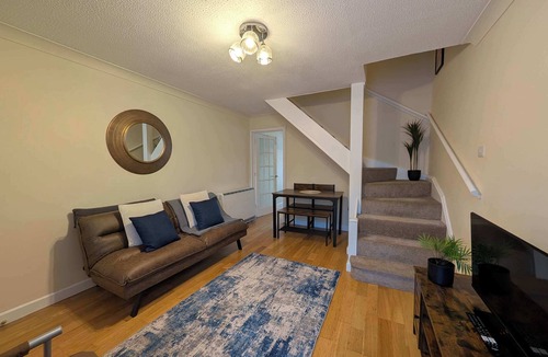 Yeading House | Comfortable 2-Bedroom house with free parking