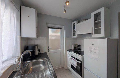 Yeading House | Comfortable 2-Bedroom house with free parking