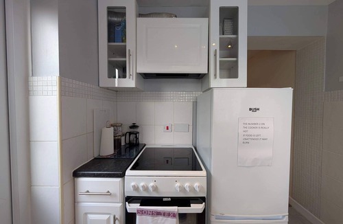 Yeading House | Comfortable 2-Bedroom house with free parking