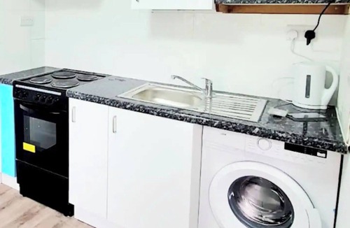 Basildon Apartment | Comfortable 2 Bed Apartment- Pass the Keys