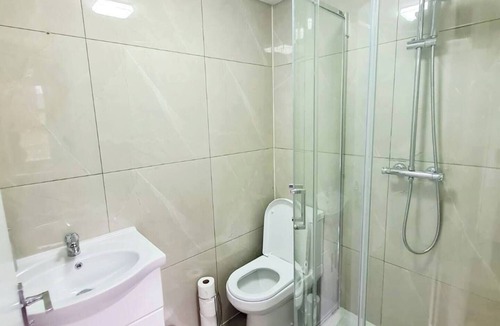 Basildon Apartment | Comfortable 2 Bed Apartment- Pass the Keys