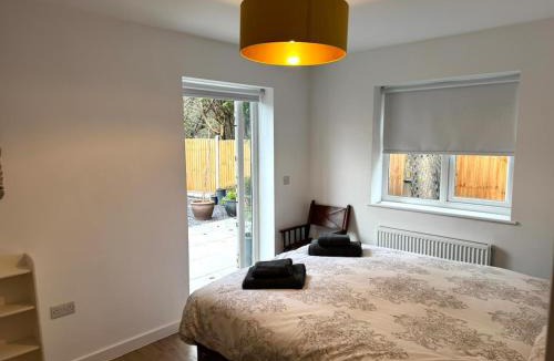 Tatenhill Apartment | Comfortable 2 Bed Apartment