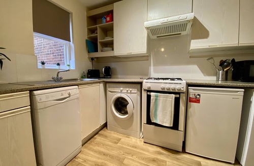 Bracknell Ski Chalet | Comfortable 2 Bedroom House in Bracknell