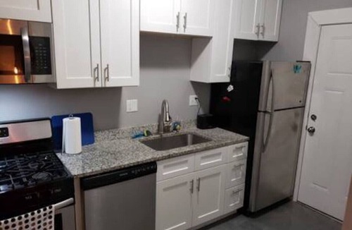 Sherman Hill Apartment | Comfortable 2-bedroom in great location-11