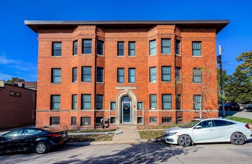 Sherman Hill Apartment | Comfortable 2-bedroom in great location-11