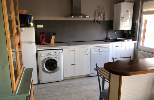 Gare Apartment | Comfortable 2-bedroom apartment with 3 vacation keys and car garage