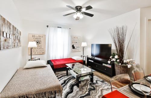 Lachine Apartment | Comfortable 2-BEDROOM APARTMENT - Free and plentiful PARKING - 10 minutes to AIRPORT and 15 minutes to DOWNTOWN Montreal - Near Popular Waterfront Restaurants - located in Beautiful Lachine