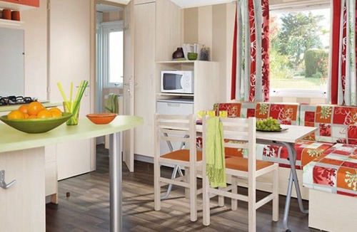 Rives House | Comfortable 2-Bedroom Mobile Home with Terrace