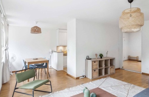 Hottingen Apartment | Comfortable 2-Bedroom Stay in Seefeld, Zürich