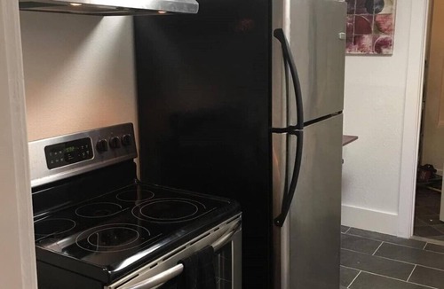 Brighton House | Comfortable 2 BR unit blocks from light Rail Train