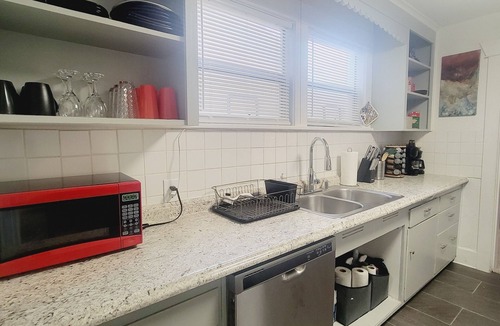 Brighton House | Comfortable 2 BR unit blocks from light Rail Train