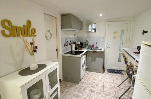 Epinay-sur-Seine Apartment | Comfortable 2-room apartment, independent access & PMR.