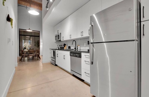 Judson Apartment | Comfortable 2BD | Pool & Gym Near DT GVL!