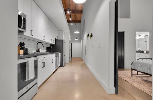Judson Apartment | Comfortable 2BD | Pool & Gym Near DT GVL!