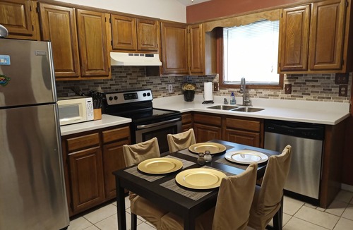 Jacksonville House | Comfortable 2BR/2BA Townhouse!