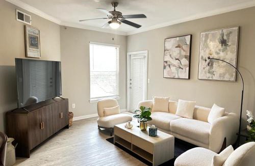 Egypt Apartment | Comfortable 2BR Getaway Close to The Woodlands