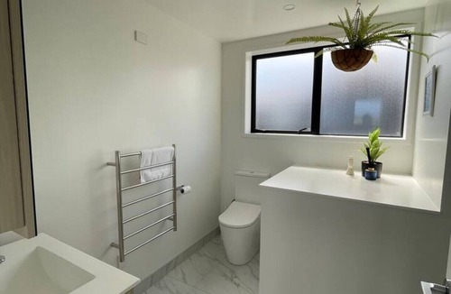 Henderson Apartment | Comfortable 2BR Home on Te Kanawa Crescent