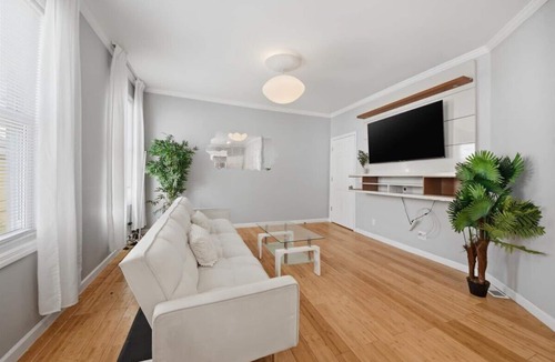 Bryn Mawr House | Comfortable 2BR Retreat Game Room Free Parking Near NYC